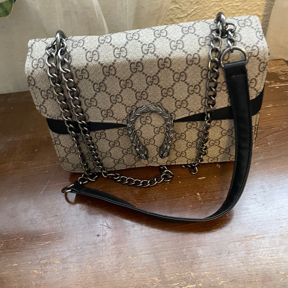 Crossbody bag